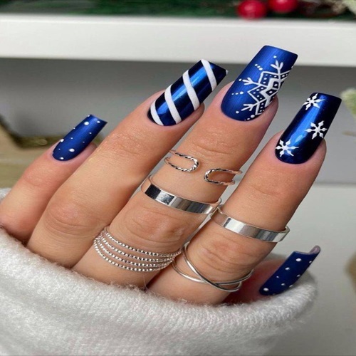 Winter Snowflake Elegance