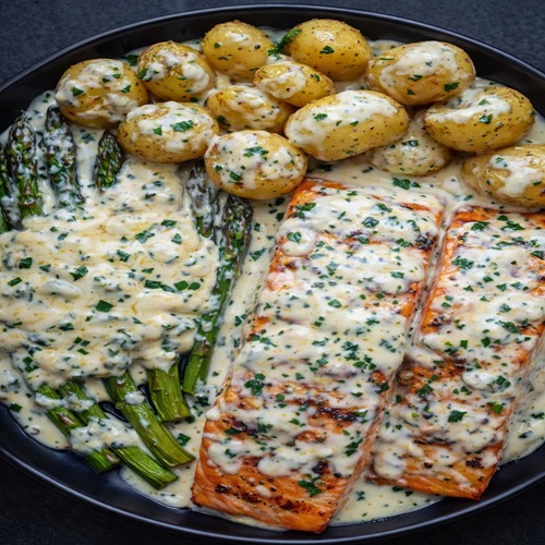 Creamy Garlic Herb Salmon